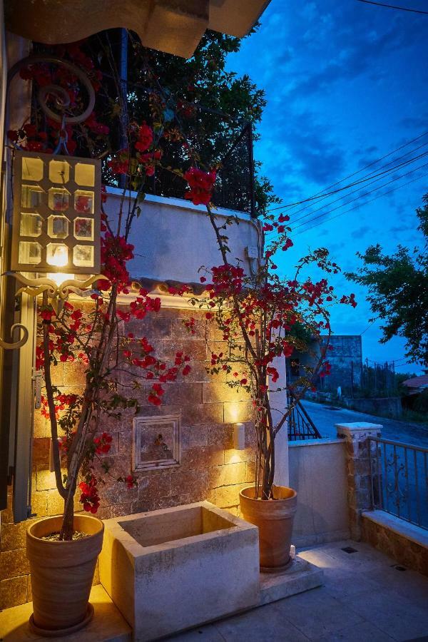 Lianelia Luxury Village House Argyrades Экстерьер фото